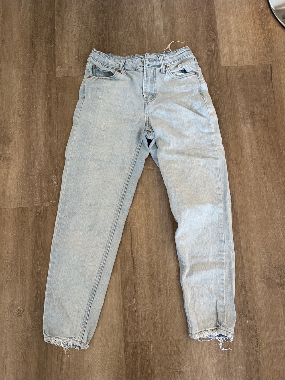 Light Wash High-Rise Relaxed mom Jeans